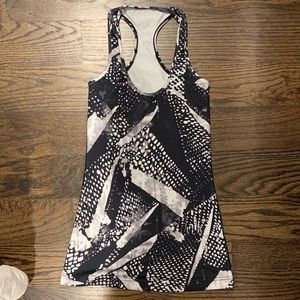 Lululemon workout tank